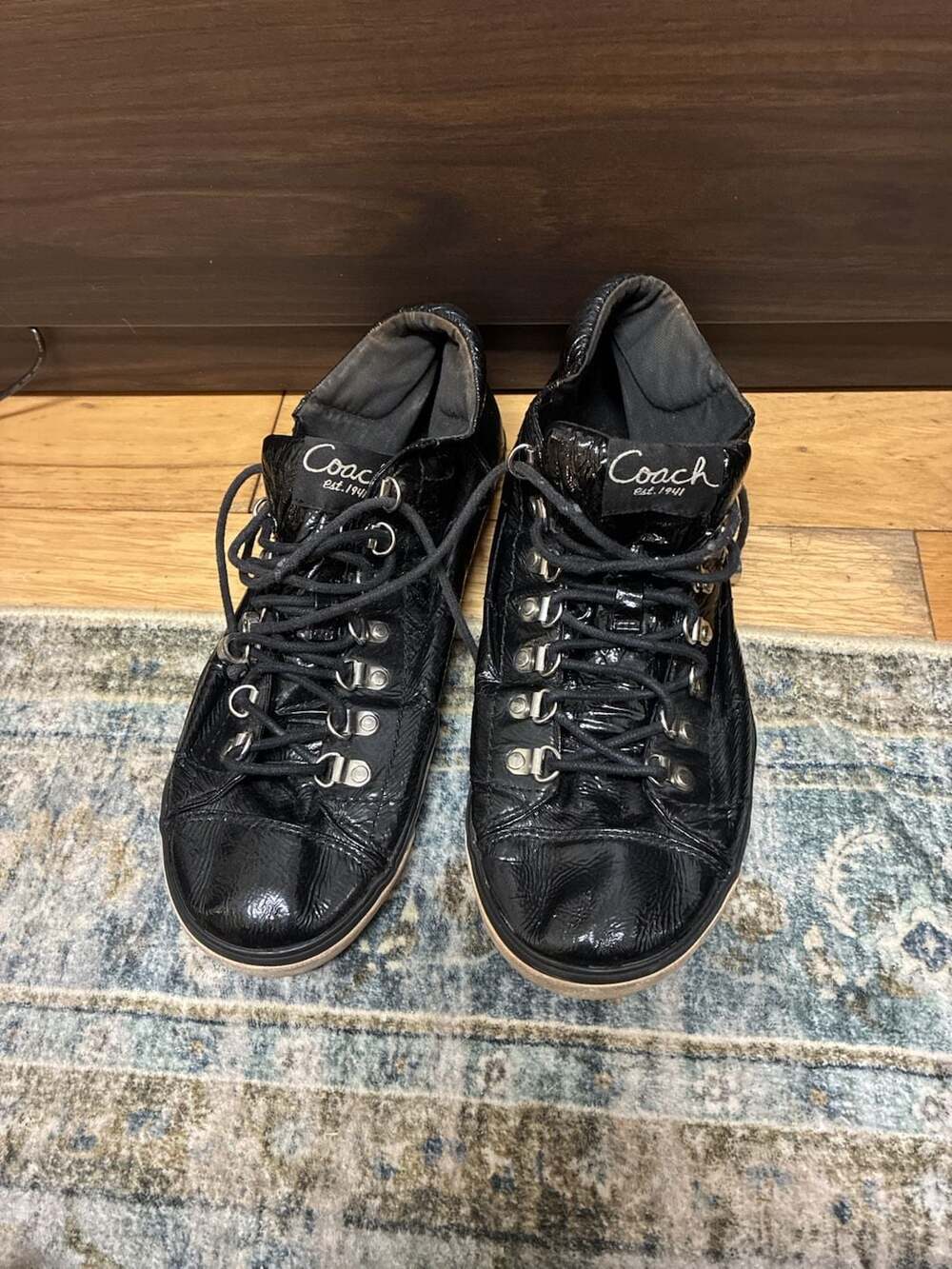 Coach Gwendolyn Size 9.5B Black Patent Leather Sneakers